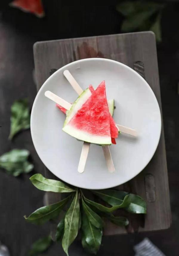 朝雨吃瓜,一场别开生面的朝雨吃瓜盛宴