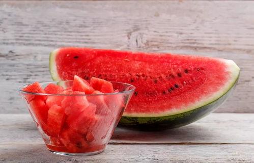 吃瓜会不会尿血,揭秘日常饮食中的健康隐患