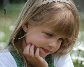 吃瓜女孩情侣网名英文,Elevating the Buzz: Unveiling the Quirky and Playful Side of Couples' Online Monikers